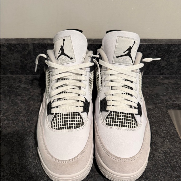 Air Jordan 4 Retro